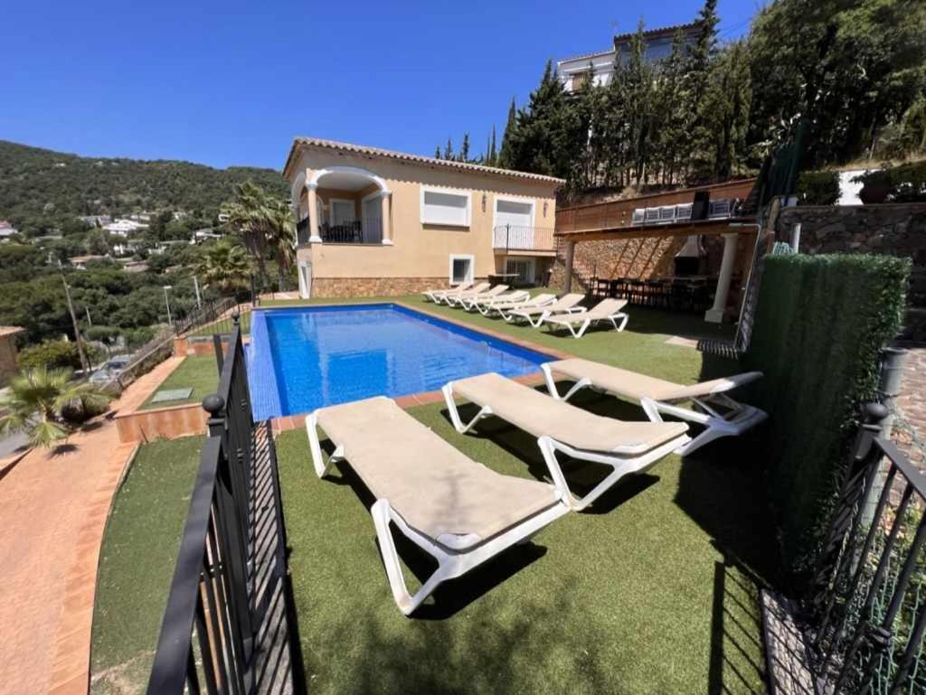 Вилла Casa Mas Ambros Con Piscina Desbordante Калонже Экстерьер фото