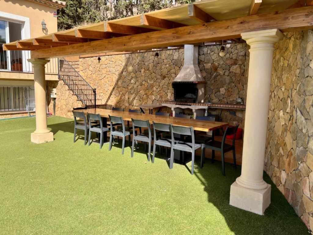 Вилла Casa Mas Ambros Con Piscina Desbordante Калонже Экстерьер фото